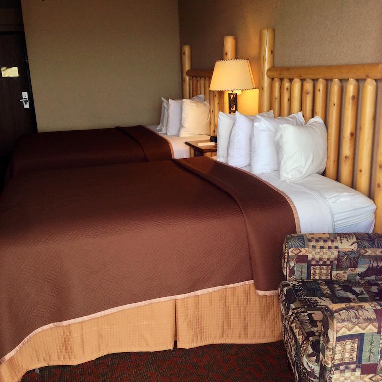 Bridge Vista Beach Hotel And Convention Center Mackinaw City Exterior foto