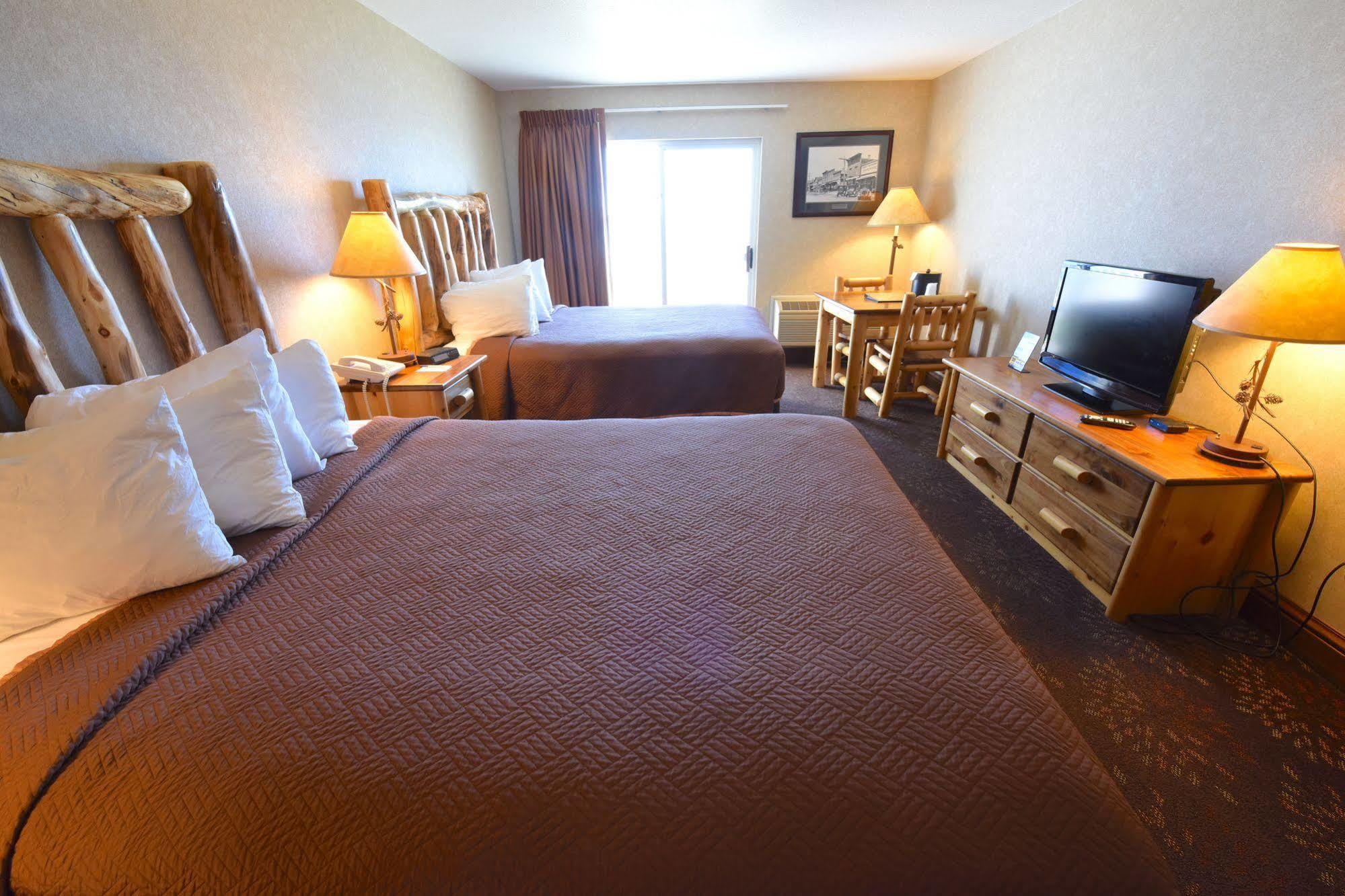 Bridge Vista Beach Hotel And Convention Center Mackinaw City Exterior foto