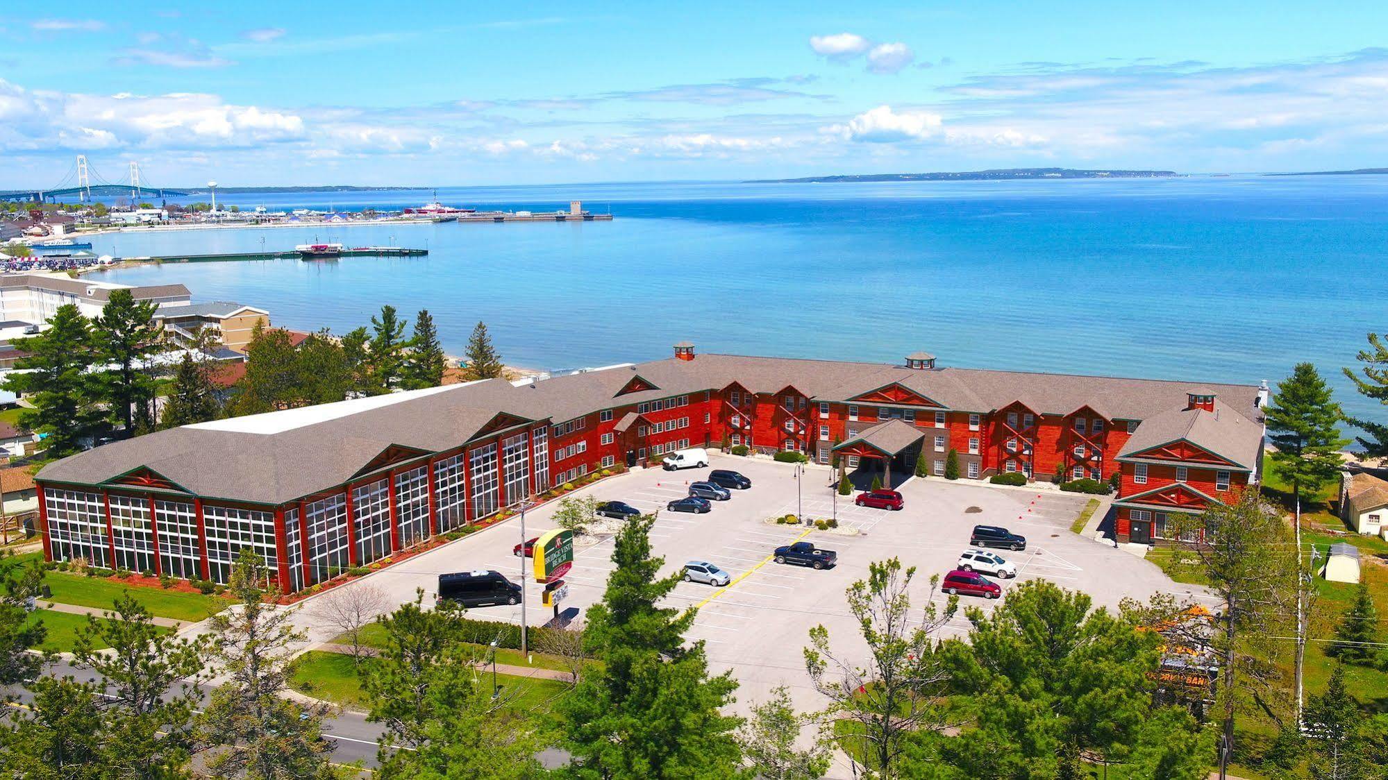 Bridge Vista Beach Hotel And Convention Center Mackinaw City Exterior foto